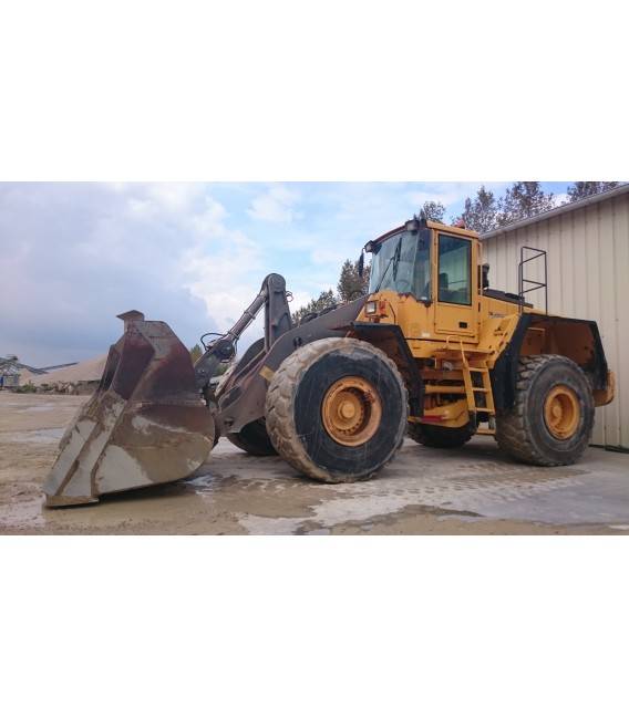 Ładowarka kołowa marki VOLVO L150D